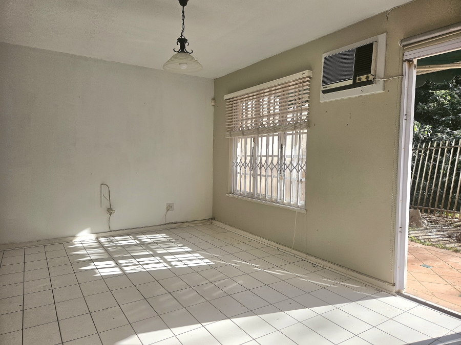 2 Bedroom Property for Sale in Sherwood KwaZulu-Natal