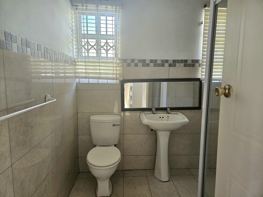 2 Bedroom Property for Sale in Sherwood KwaZulu-Natal