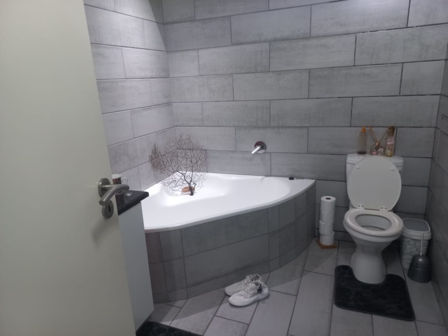 4 Bedroom Property for Sale in Beacon Rocks KwaZulu-Natal