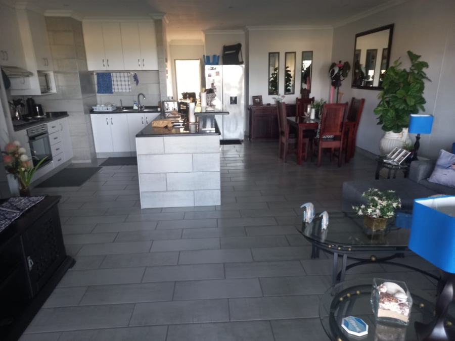 4 Bedroom Property for Sale in Beacon Rocks KwaZulu-Natal