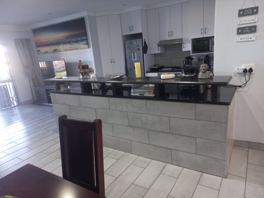4 Bedroom Property for Sale in Beacon Rocks KwaZulu-Natal