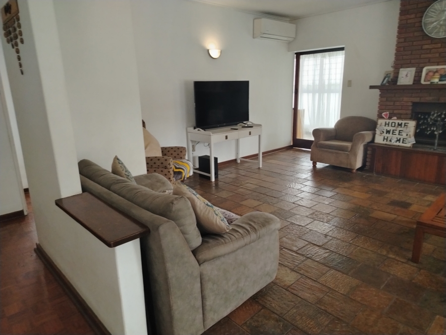 5 Bedroom Property for Sale in Umbilo KwaZulu-Natal