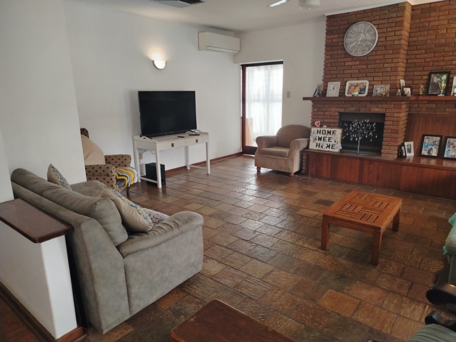 5 Bedroom Property for Sale in Umbilo KwaZulu-Natal