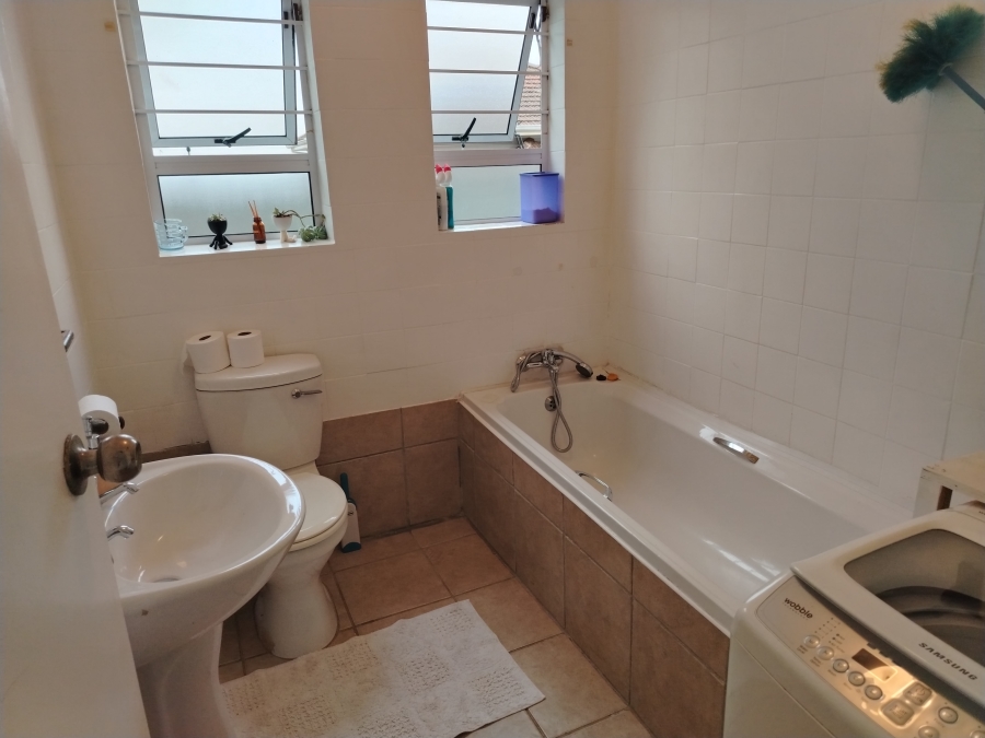 5 Bedroom Property for Sale in Umbilo KwaZulu-Natal