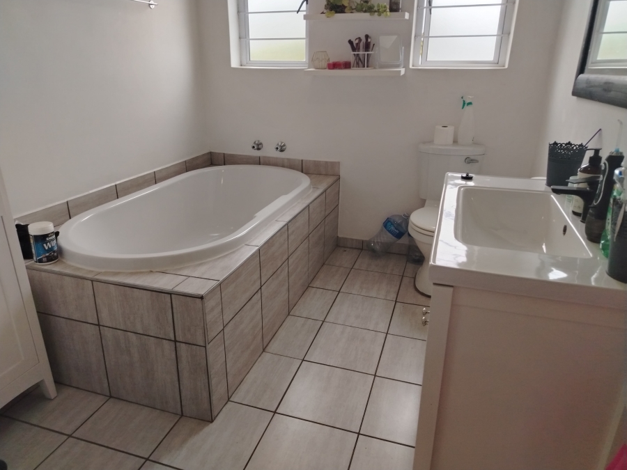 5 Bedroom Property for Sale in Umbilo KwaZulu-Natal