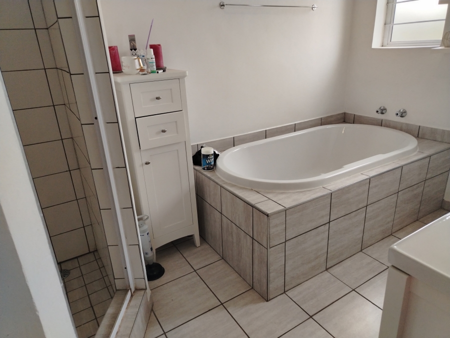 5 Bedroom Property for Sale in Umbilo KwaZulu-Natal