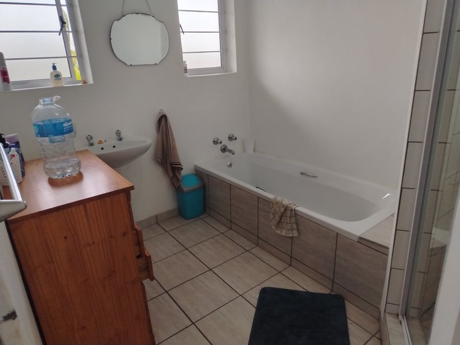 5 Bedroom Property for Sale in Umbilo KwaZulu-Natal