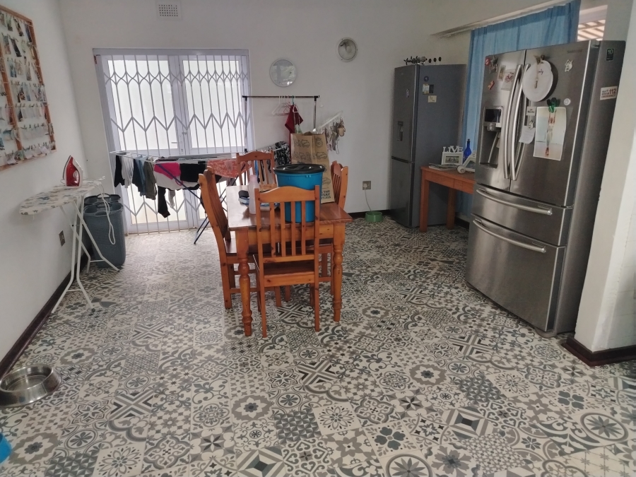5 Bedroom Property for Sale in Umbilo KwaZulu-Natal