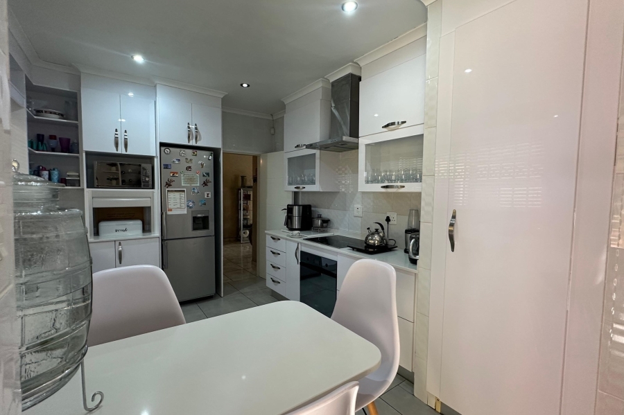 3 Bedroom Property for Sale in Amajuba Park KwaZulu-Natal