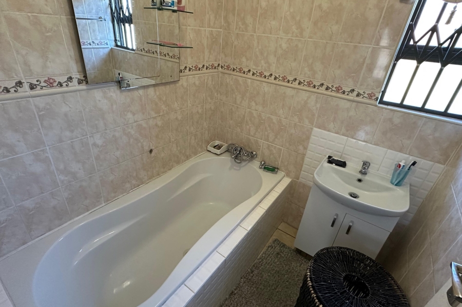 3 Bedroom Property for Sale in Amajuba Park KwaZulu-Natal