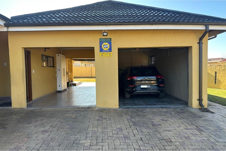 3 Bedroom Property for Sale in Amajuba Park KwaZulu-Natal