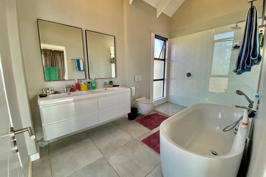 To Let 4 Bedroom Property for Rent in Zululami Coastal Estate KwaZulu-Natal