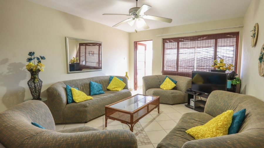 2 Bedroom Property for Sale in Amanzimtoti KwaZulu-Natal