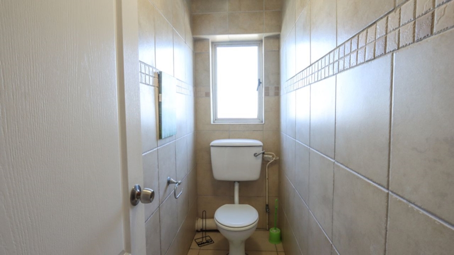 2 Bedroom Property for Sale in Amanzimtoti KwaZulu-Natal