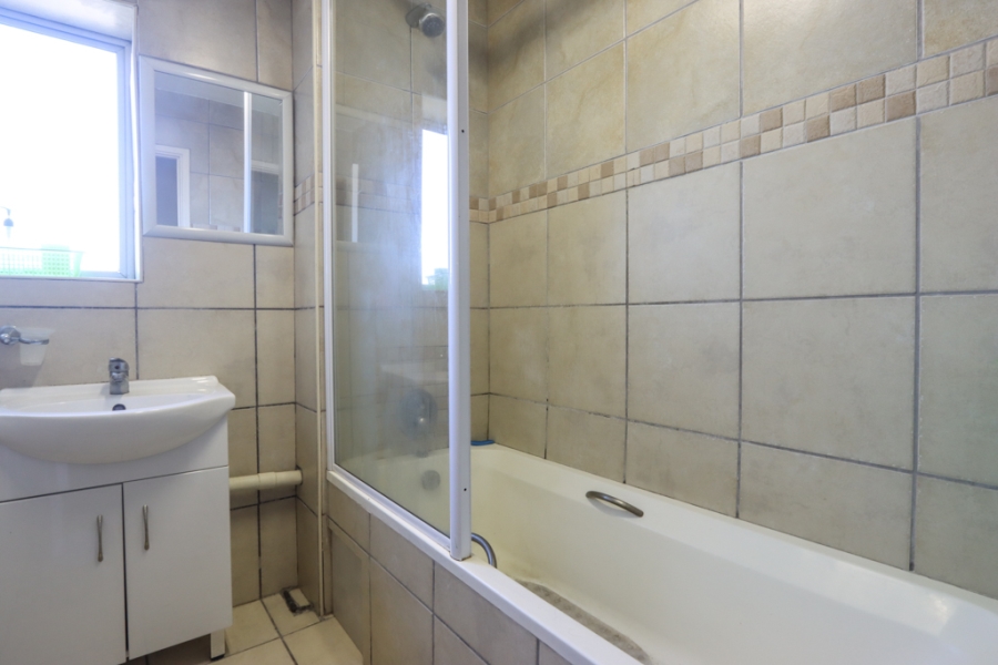 2 Bedroom Property for Sale in Amanzimtoti KwaZulu-Natal