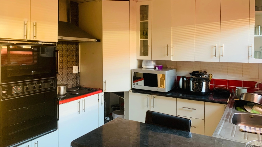 3 Bedroom Property for Sale in Acaciaville KwaZulu-Natal