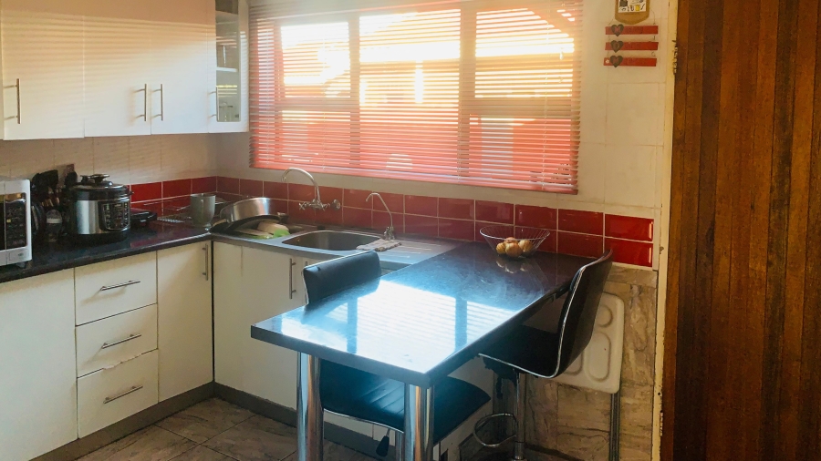 3 Bedroom Property for Sale in Acaciaville KwaZulu-Natal