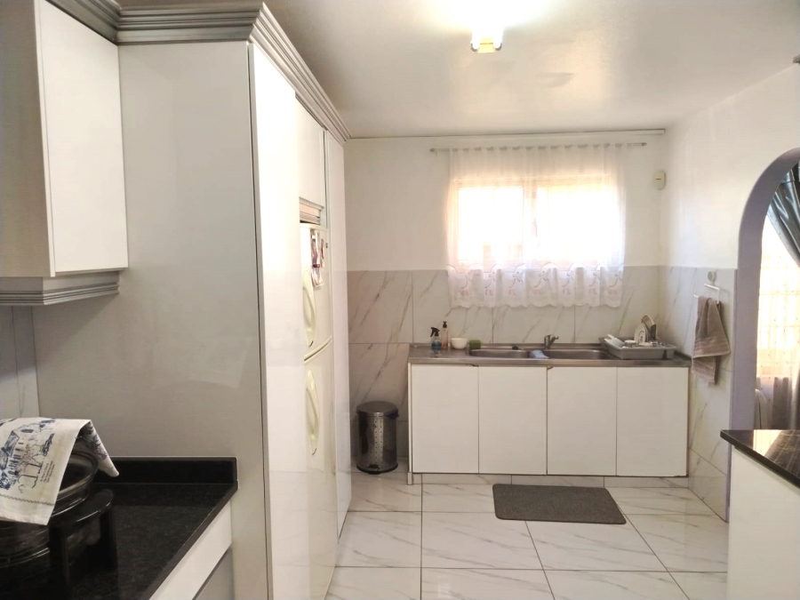 3 Bedroom Property for Sale in Newlands West KwaZulu-Natal