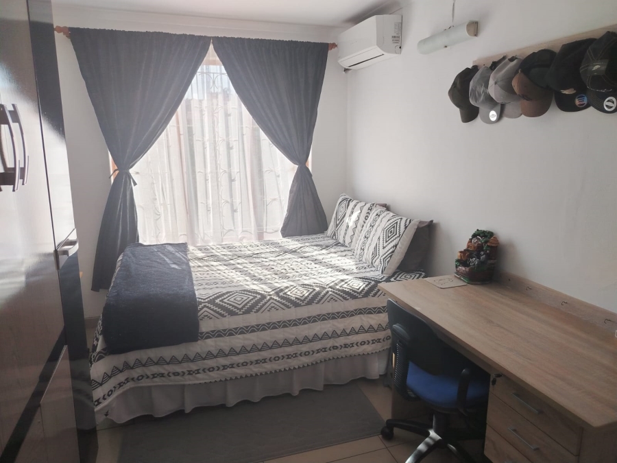 3 Bedroom Property for Sale in Newlands West KwaZulu-Natal