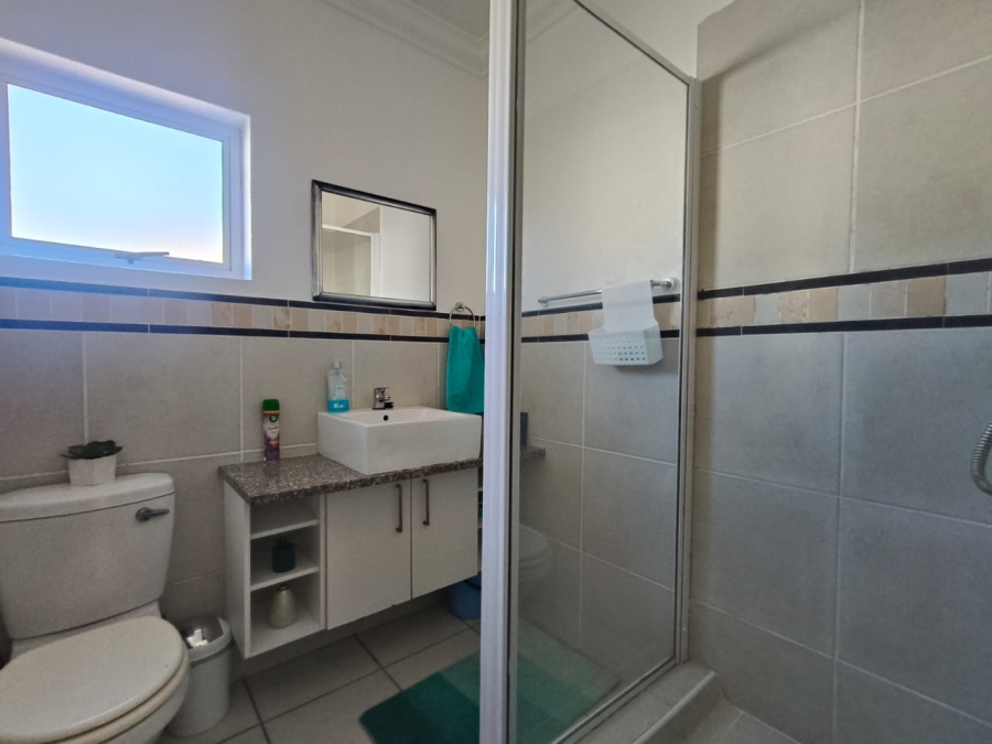 To Let 2 Bedroom Property for Rent in Margate Beach KwaZulu-Natal