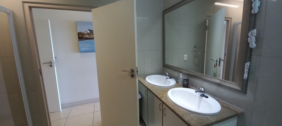 4 Bedroom Property for Sale in Manaba Beach KwaZulu-Natal