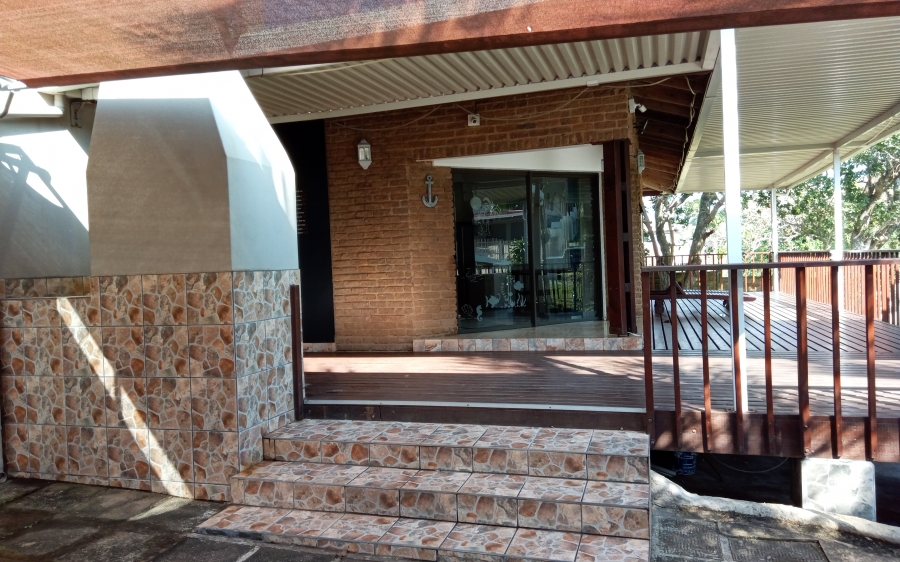 5 Bedroom Property for Sale in Leisure Bay KwaZulu-Natal