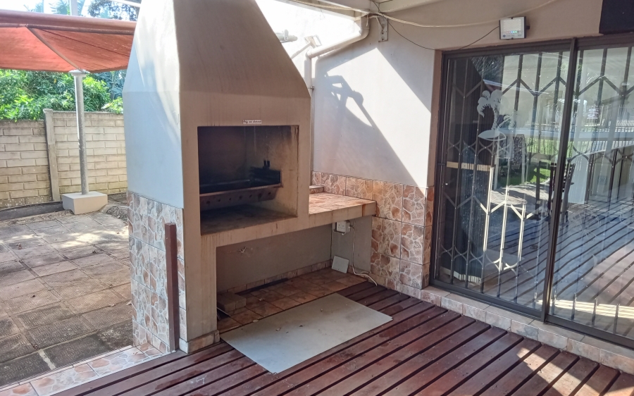 5 Bedroom Property for Sale in Leisure Bay KwaZulu-Natal