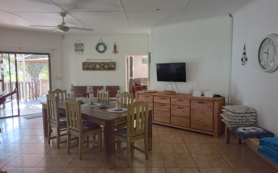 5 Bedroom Property for Sale in Leisure Bay KwaZulu-Natal