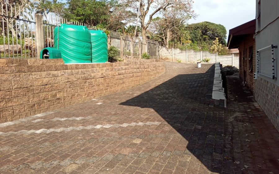 5 Bedroom Property for Sale in Leisure Bay KwaZulu-Natal