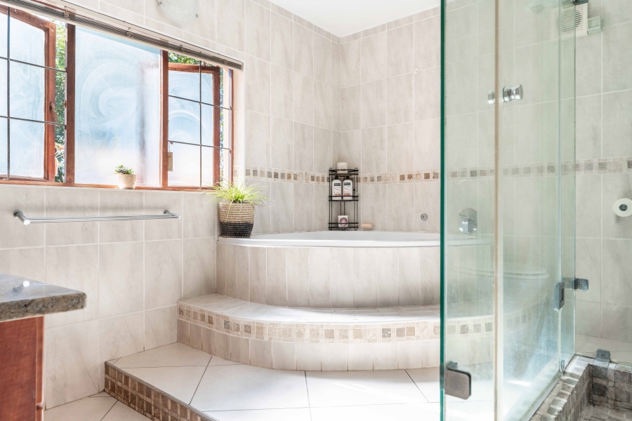 3 Bedroom Property for Sale in Kloof KwaZulu-Natal