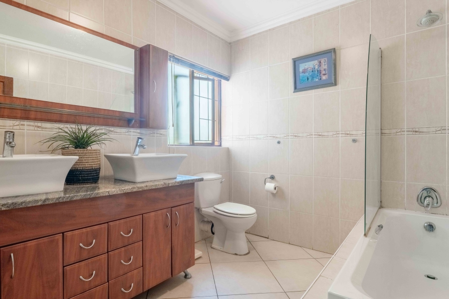 3 Bedroom Property for Sale in Kloof KwaZulu-Natal