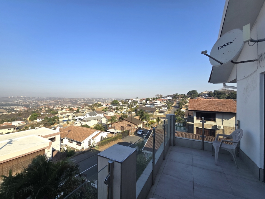 6 Bedroom Property for Sale in Reservoir Hills KwaZulu-Natal