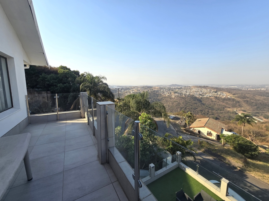 6 Bedroom Property for Sale in Reservoir Hills KwaZulu-Natal