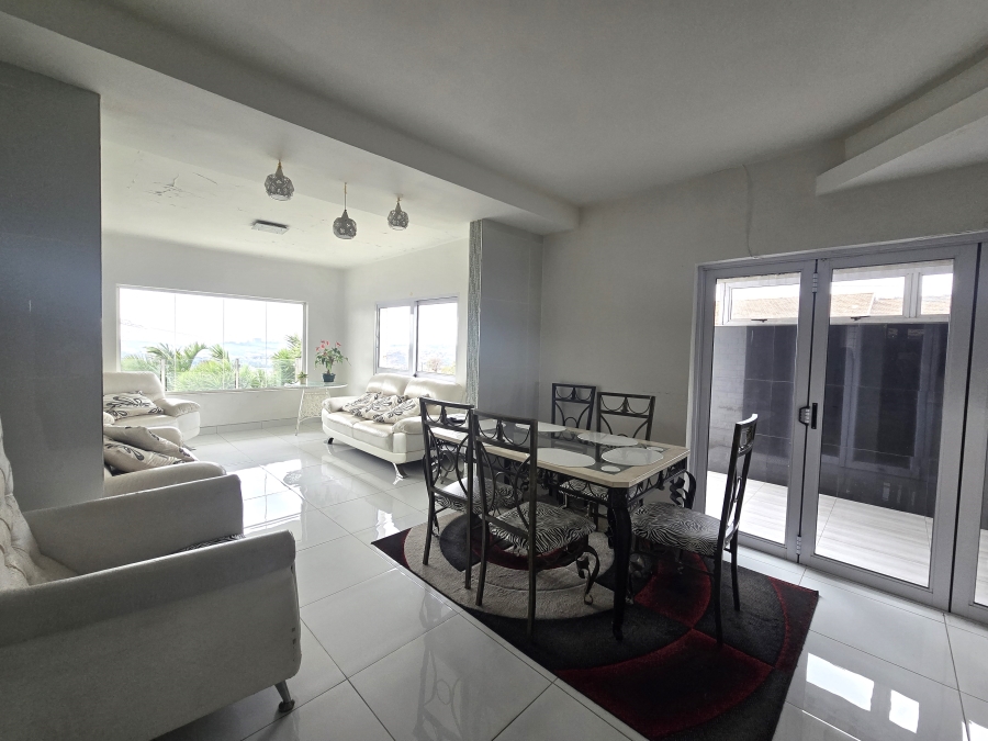 6 Bedroom Property for Sale in Reservoir Hills KwaZulu-Natal