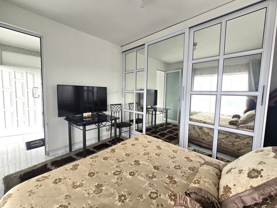 6 Bedroom Property for Sale in Reservoir Hills KwaZulu-Natal