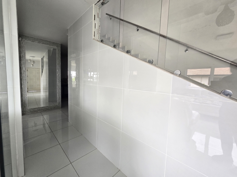 6 Bedroom Property for Sale in Reservoir Hills KwaZulu-Natal