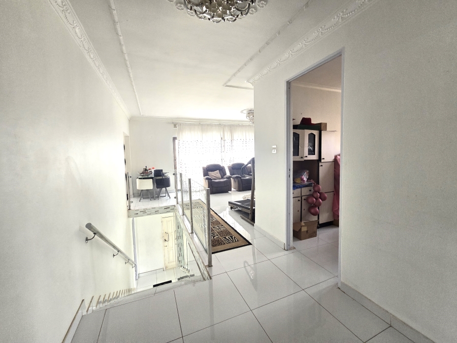 6 Bedroom Property for Sale in Reservoir Hills KwaZulu-Natal