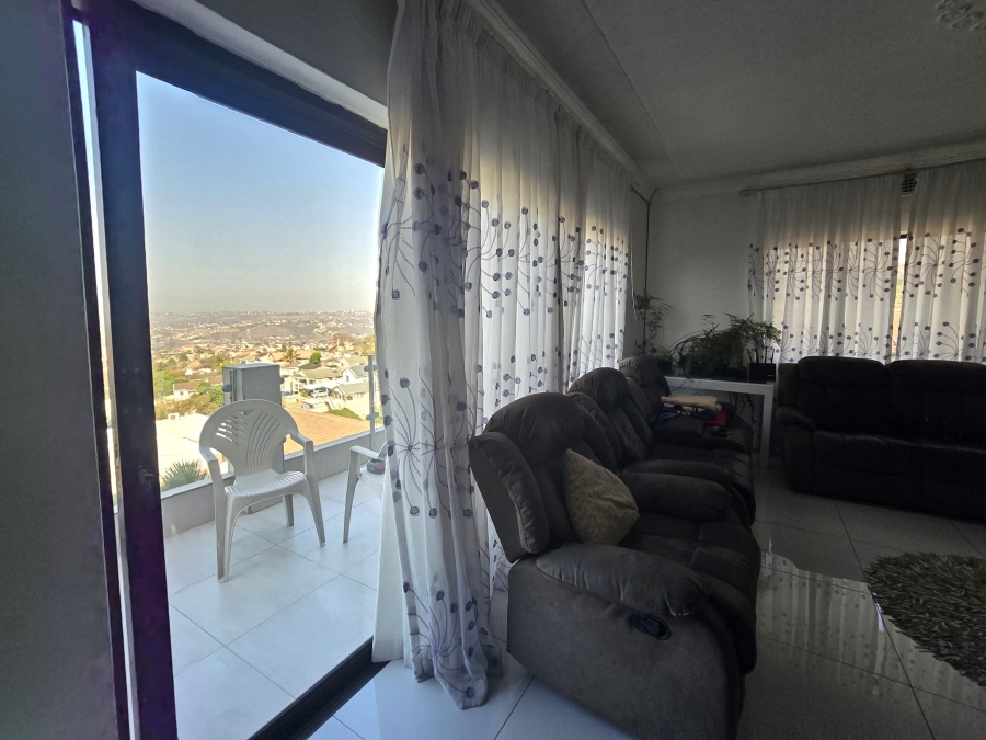 6 Bedroom Property for Sale in Reservoir Hills KwaZulu-Natal