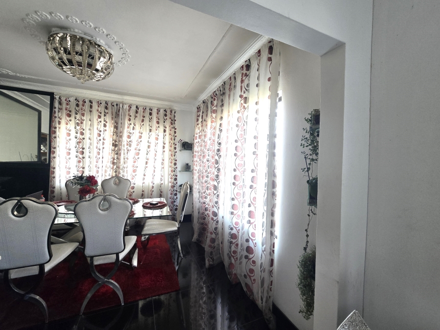 6 Bedroom Property for Sale in Reservoir Hills KwaZulu-Natal