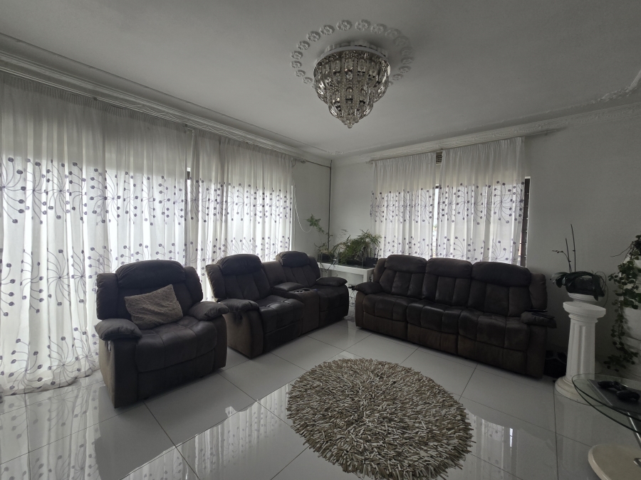 6 Bedroom Property for Sale in Reservoir Hills KwaZulu-Natal