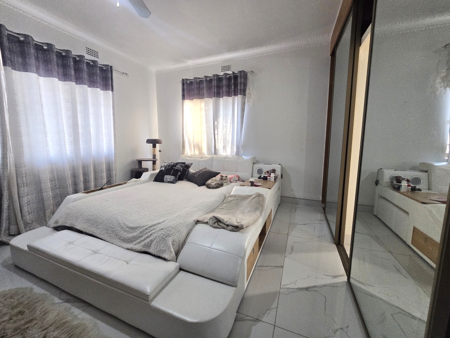 6 Bedroom Property for Sale in Reservoir Hills KwaZulu-Natal