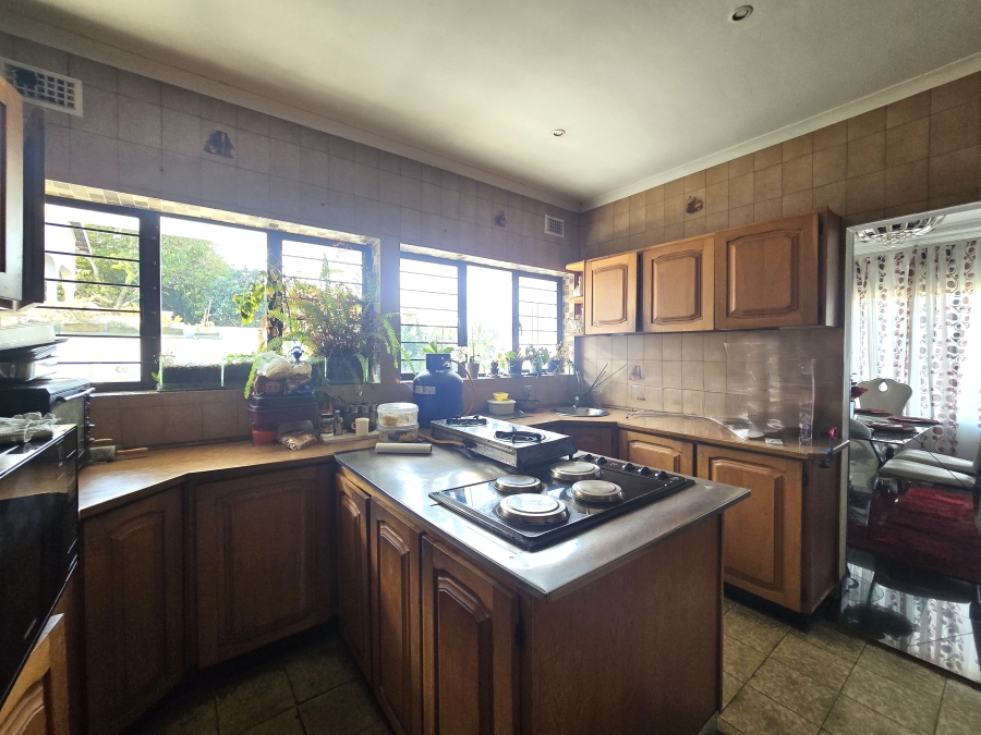 6 Bedroom Property for Sale in Reservoir Hills KwaZulu-Natal