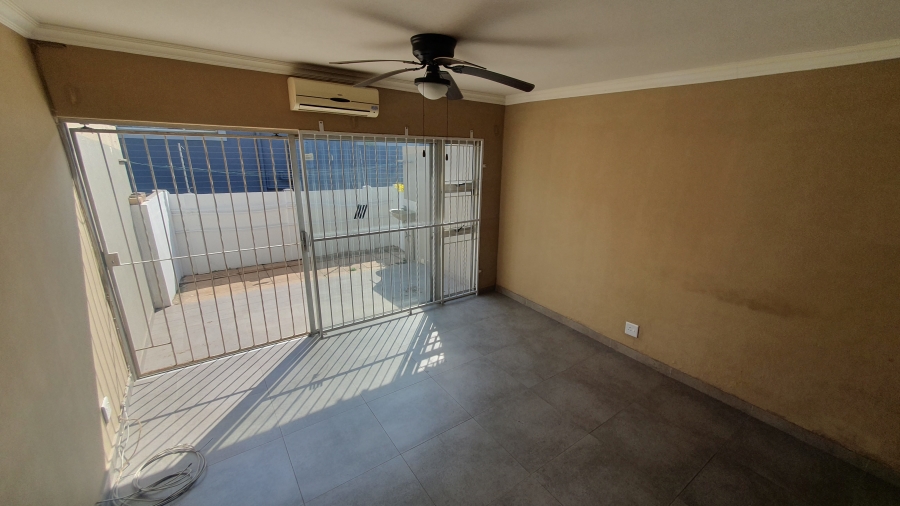 2 Bedroom Property for Sale in Bluff KwaZulu-Natal