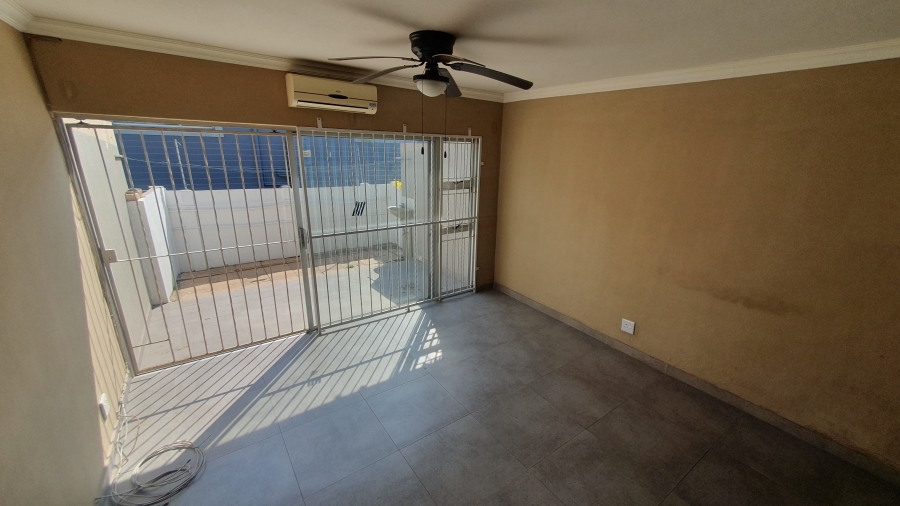2 Bedroom Property for Sale in Bluff KwaZulu-Natal