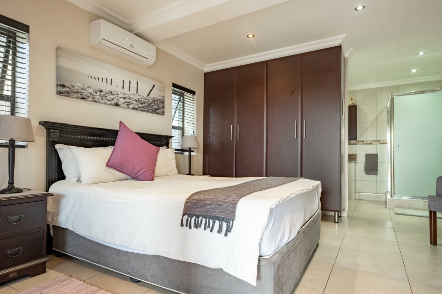 5 Bedroom Property for Sale in Warner Beach KwaZulu-Natal