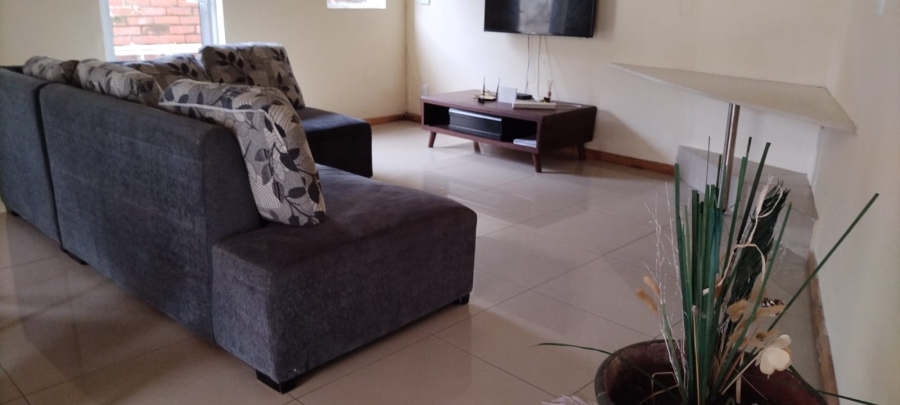 To Let 1 Bedroom Property for Rent in Essenwood KwaZulu-Natal