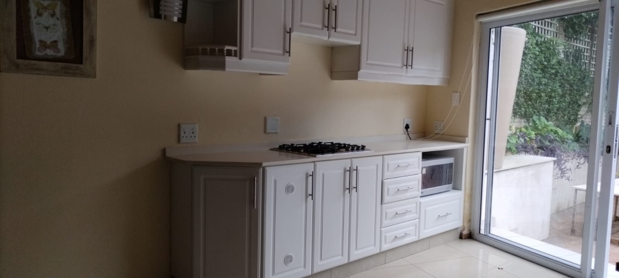 To Let 1 Bedroom Property for Rent in Essenwood KwaZulu-Natal