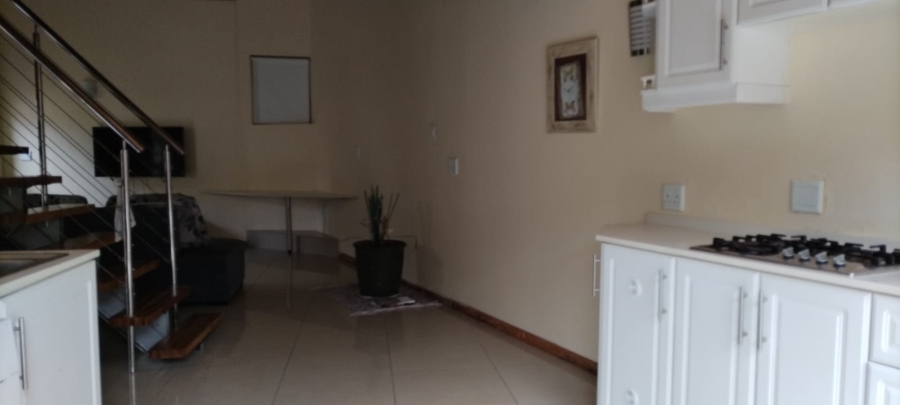 To Let 1 Bedroom Property for Rent in Essenwood KwaZulu-Natal