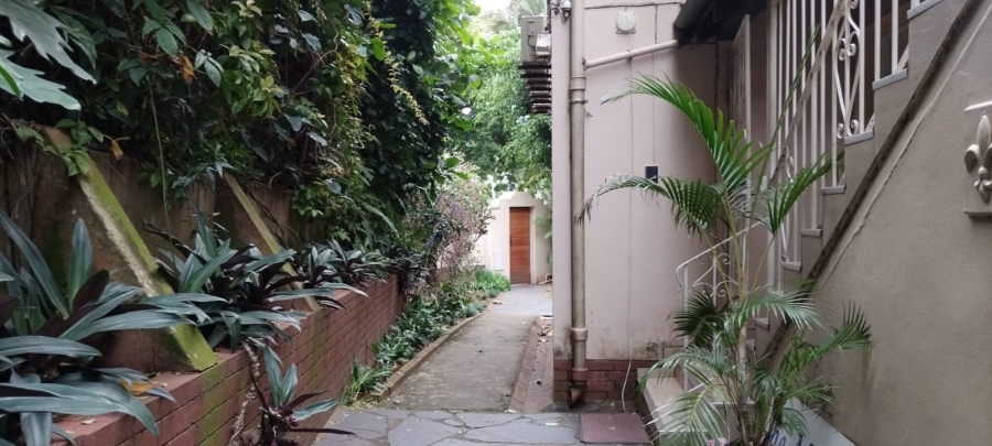 To Let 1 Bedroom Property for Rent in Essenwood KwaZulu-Natal