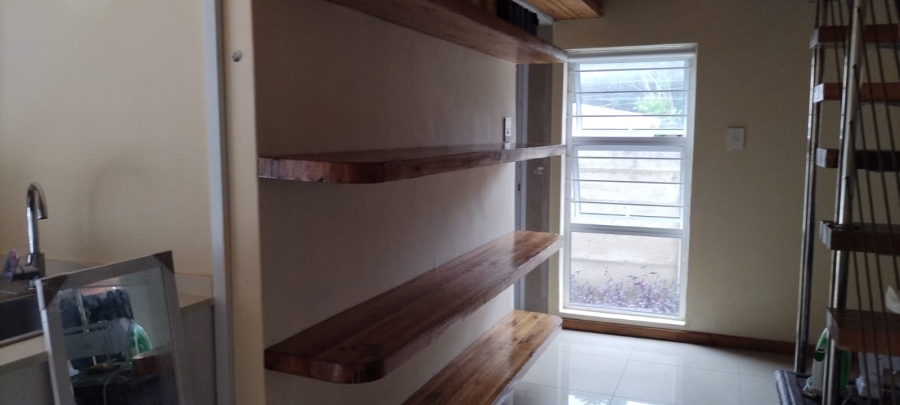 To Let 1 Bedroom Property for Rent in Essenwood KwaZulu-Natal